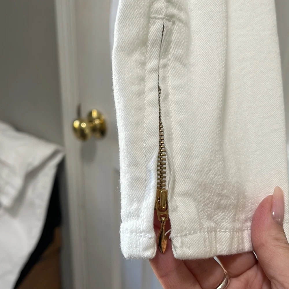 Cache Mid Rise White Jean Capris - Picture 10 of 13